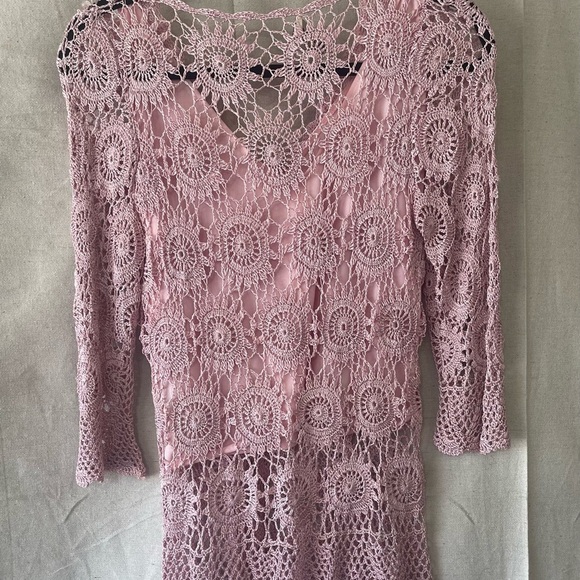 Joseph A Vintage V-neck Pink Crochet Lace Top - Picture 9 of 9